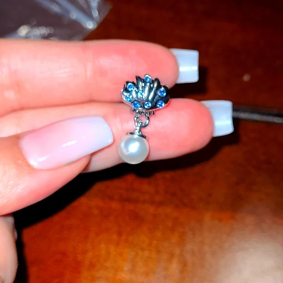 Seashell Charm - Picture 2 of 5